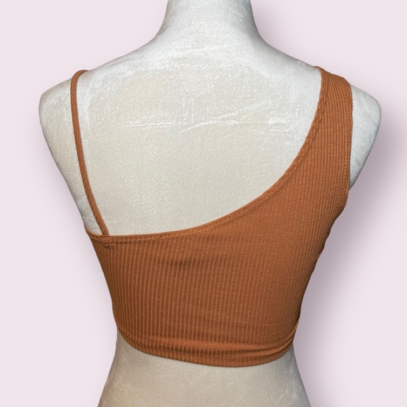 Publik Carmel Ribbed Cropped Tank Top With Tortoise Buckle - Picture 2 of 2